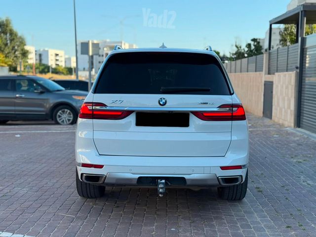 ב מ וו X7