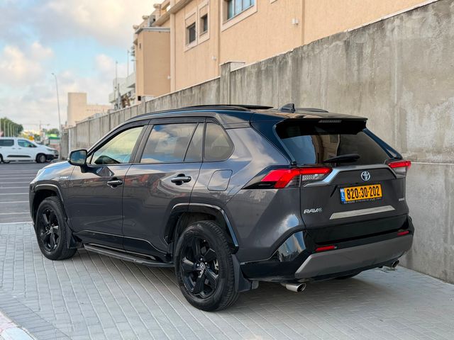 טויוטה RAV4