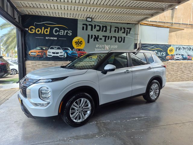 מיצובישי אאוטלנדר