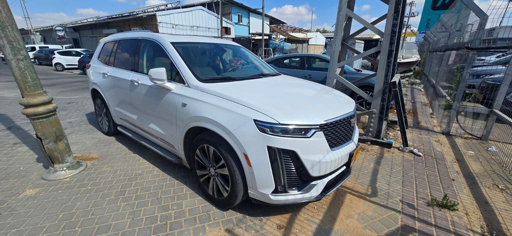 קאדילק XT6