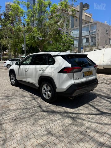 טויוטה RAV4