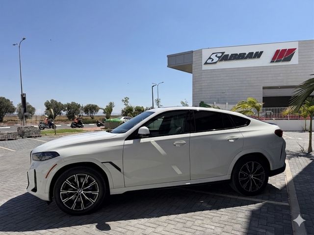ב מ וו X6