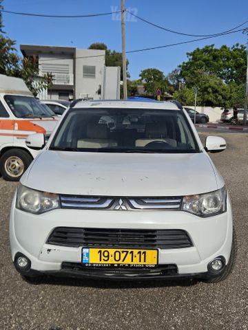 מיצובישי אאוטלנדר