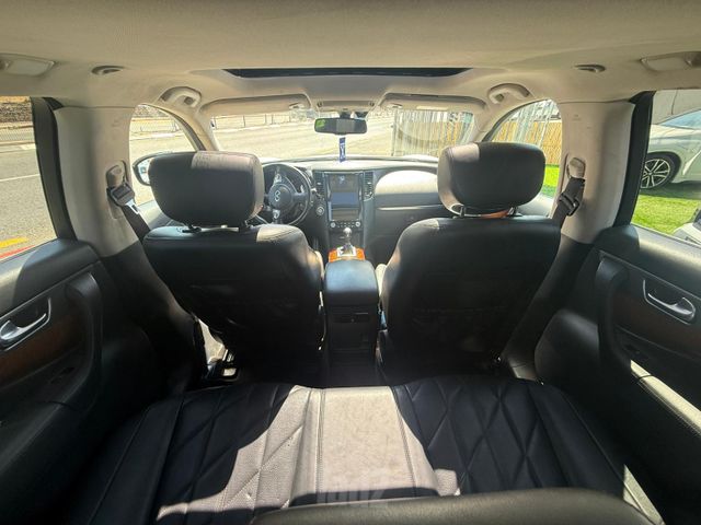 אינפיניטי QX70