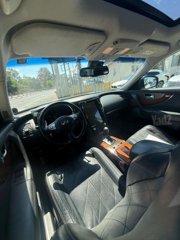 אינפיניטי QX70