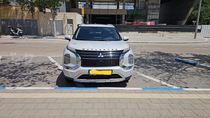 מיצובישי אאוטלנדר