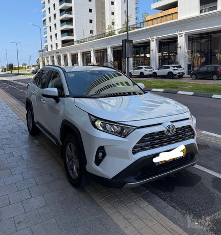 מודעת רכב טויוטה RAV4