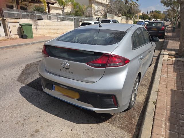 מודעת רכב יונדאי איוניק