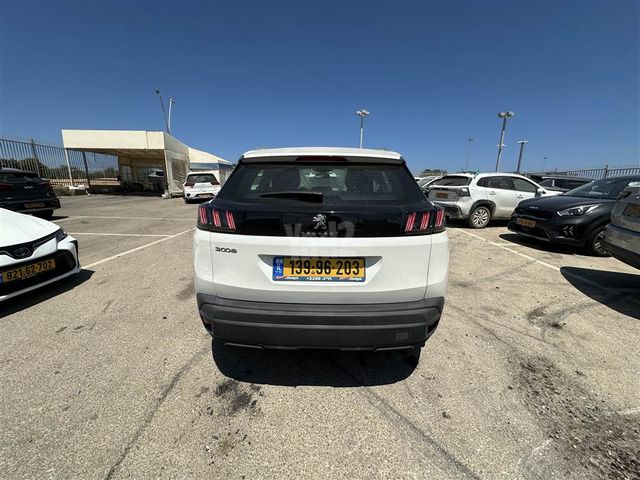 פיג'ו 3008