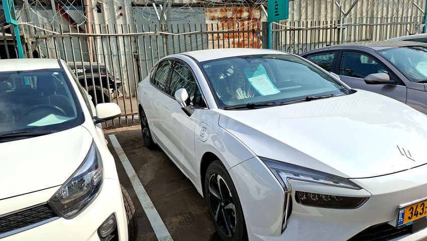 אי.וי איזי  Limo