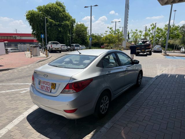 יונדאי אקסנט i25