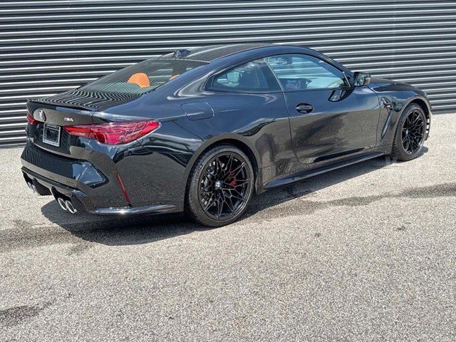 ב מ וו M4