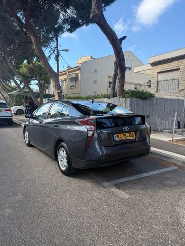 טויוטה פריוס