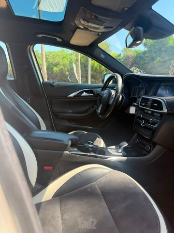 אינפיניטי Q30