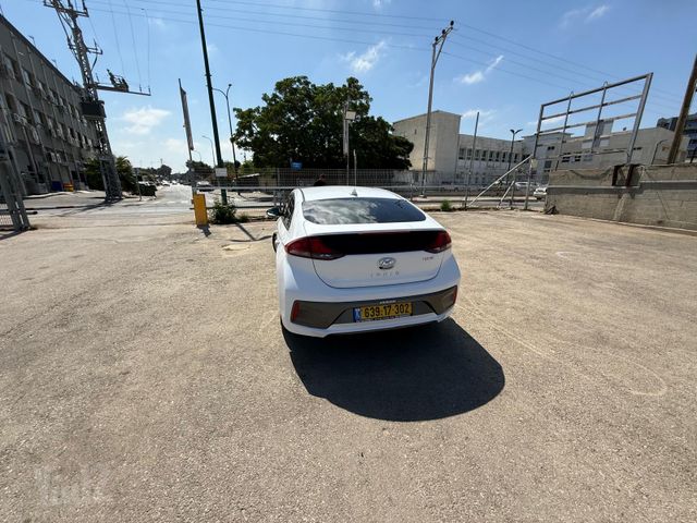 יונדאי איוניק