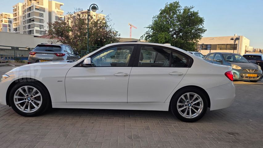 מודעת רכב ב מ וו סדרה 3 2