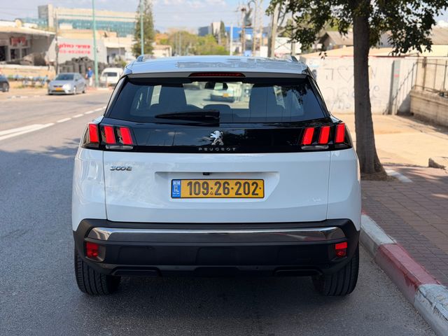 פיג'ו 3008