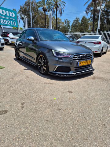 אאודי S1