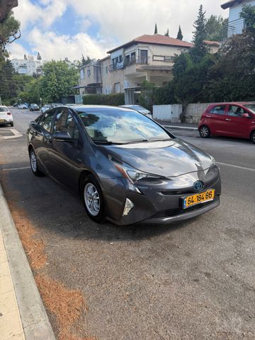 טויוטה פריוס
