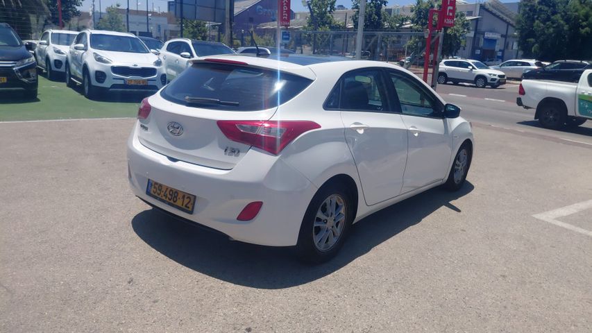 יונדאי i30