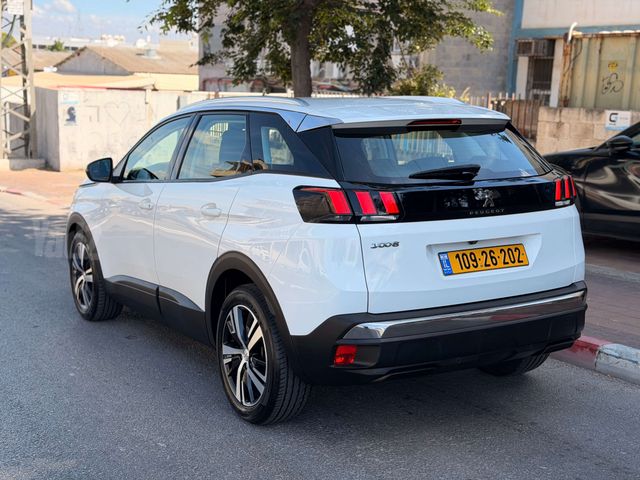 פיג'ו 3008