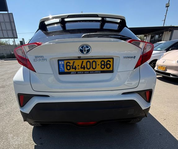 מודעת רכב טויוטה C-HR 2