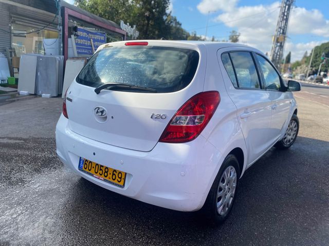 מודעת רכב יונדאי i20