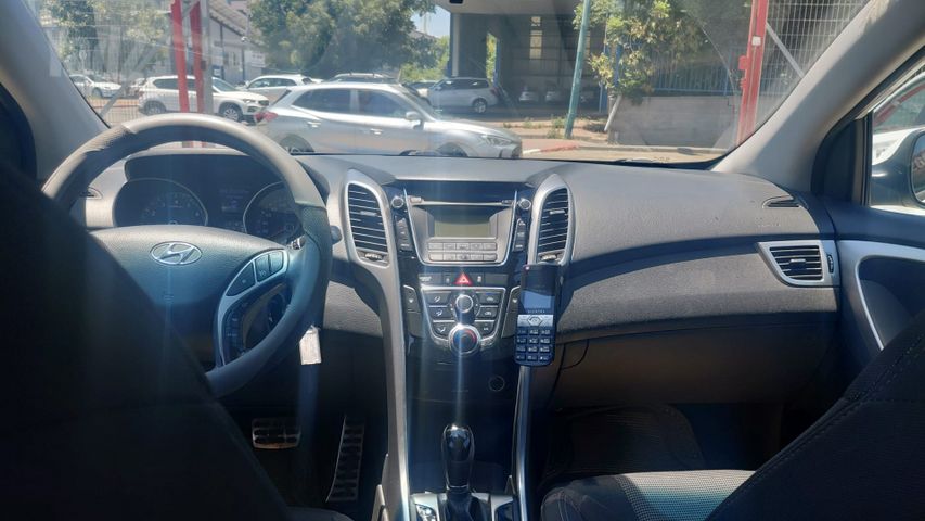 יונדאי i30