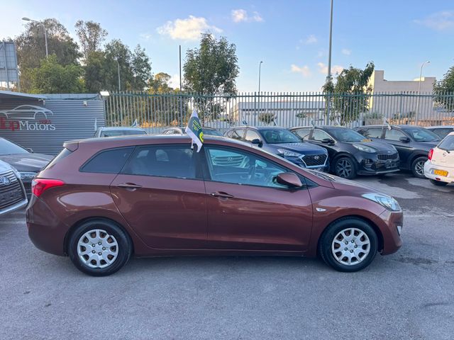 יונדאי i30