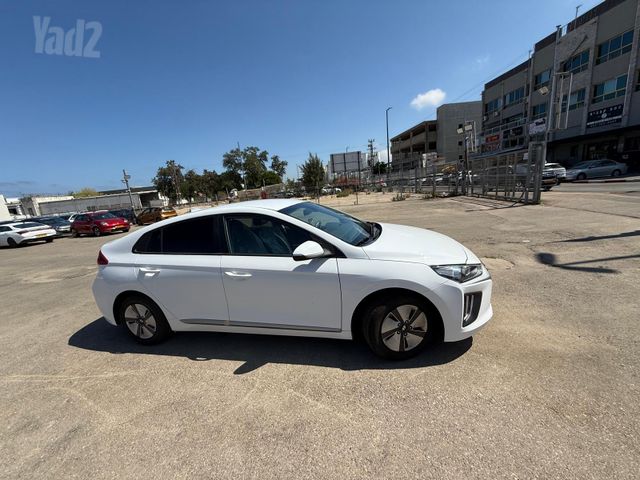 יונדאי איוניק