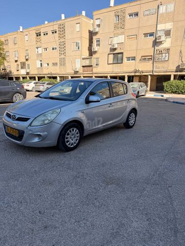 מודעת רכב יונדאי i20