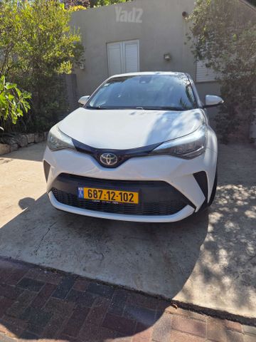 מודעת רכב טויוטה C-HR
