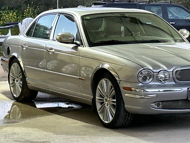 יגואר XJ
