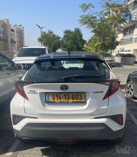 מודעת רכב טויוטה C-HR