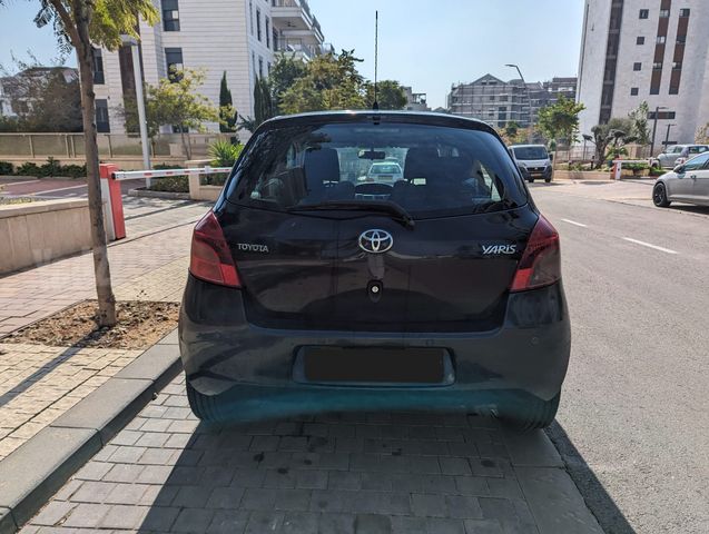 טויוטה יאריס