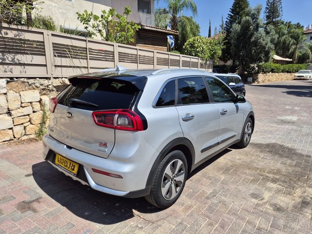 קיה נירו