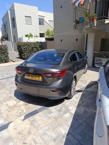מאזדה 3