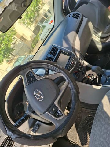 יונדאי אקסנט i25