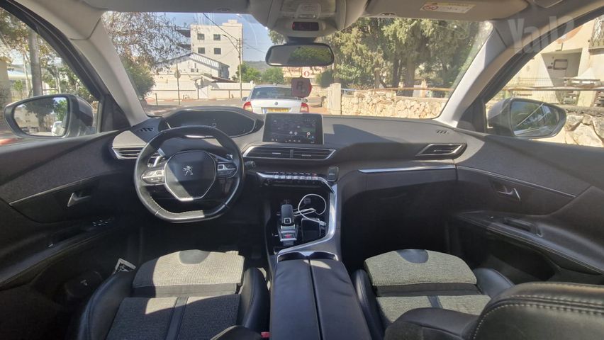 פיג'ו 3008