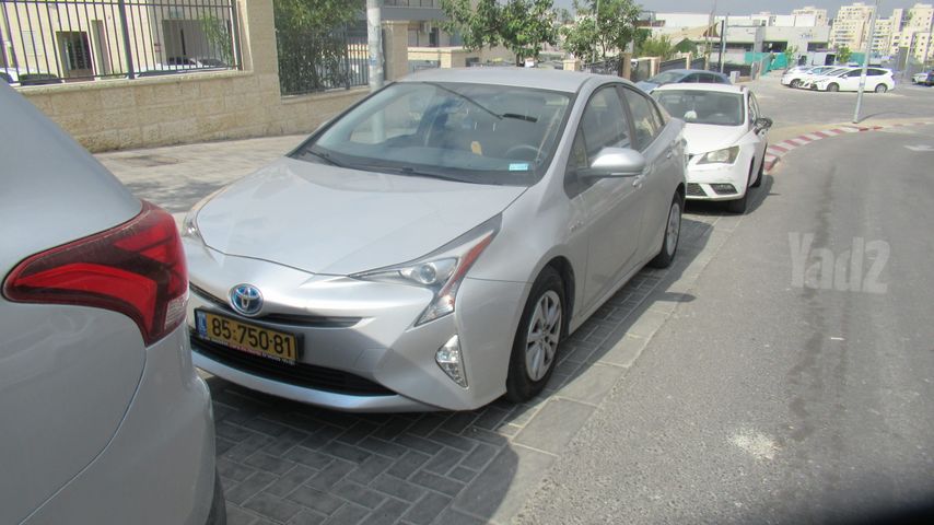 טויוטה פריוס