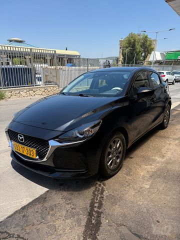 מודעת רכב מאזדה 2