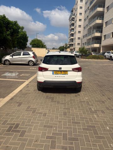 סיאט ארונה