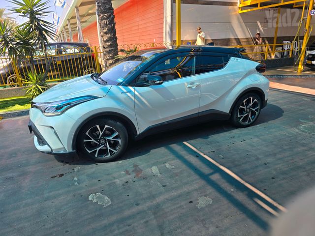 מודעת רכב טויוטה C-HR