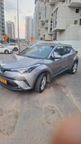 C-HR City היברידי אוט׳ 1.8 (99 כ״ס)