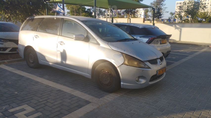 מודעת רכב מיצובישי גרנדיס
