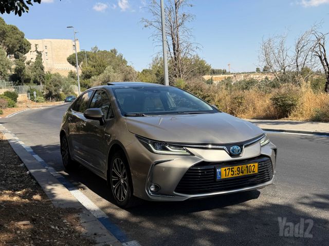 טויוטה קורולה