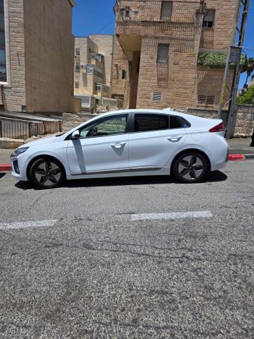 יונדאי איוניק