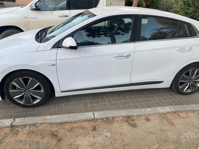 יונדאי איוניק