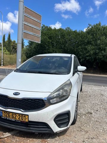 מודעת רכב קיה קארנס