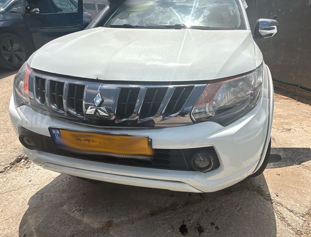 מודעת רכב מיצובישי טרייטון / L200